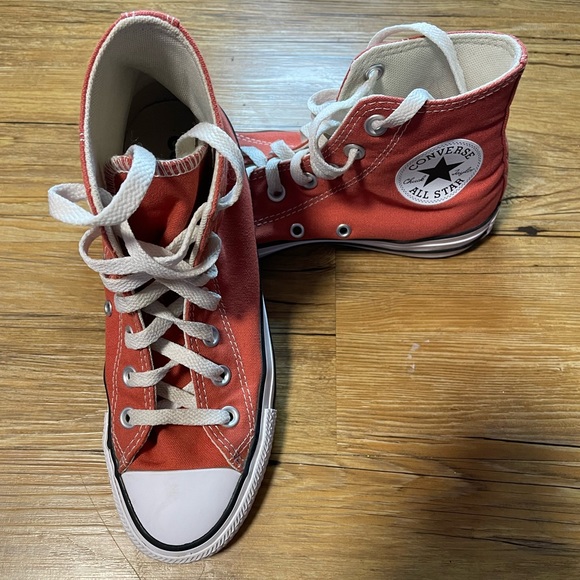 Converse - Picture 3 of 4